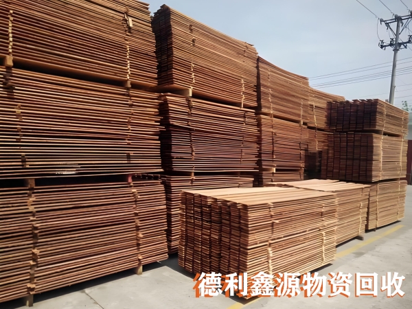 快速报价北京工地设备回收厂家，诚信为本，现金交易